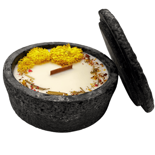 Black Edition HANDGEMACHTE Citronella BETONKERZE - Stilvolle Sojawachskerze für Ihr Zuhause. Outdoor Kerze mit Blütenverzierung und HOCHWERTIGEM Holzdocht aus dem Südschwarzwald