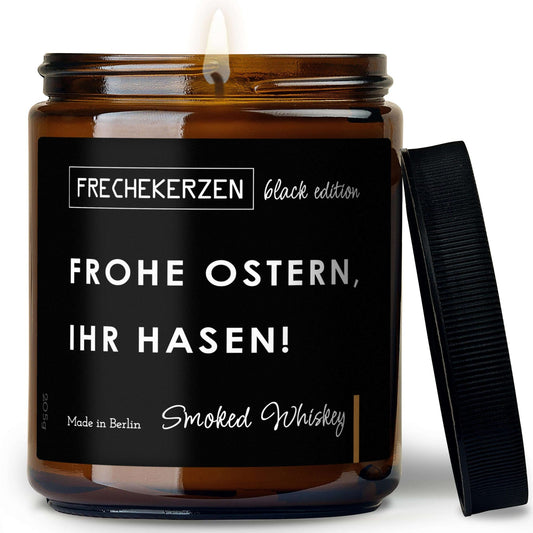 Freche Duftkerze Black Edition mit Spruch „frohe ostern, ihr hasen!“ – Lustige Oster Kerze im Glas – Humorvolle Geschenkidee & Frühlingsdeko